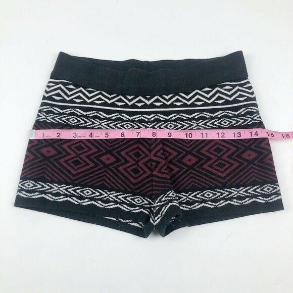 Forever 21 Aztec Patterned High Waist Hot shorts - Picture 3 of 4